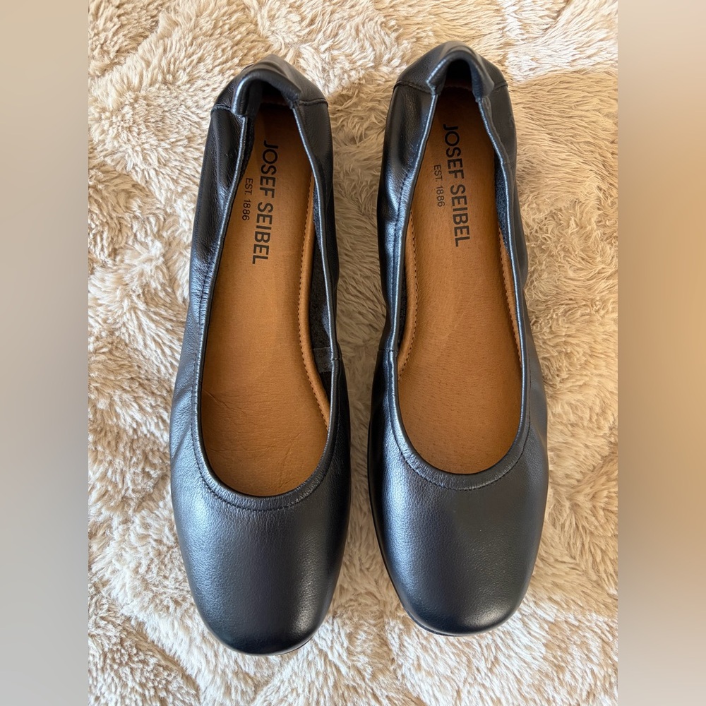 Josef Seibel Women's Classic Black Flats